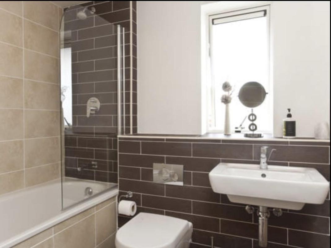 Churchill Two Bedroom Apartments With Free Parking And The Minster View يورك المظهر الخارجي الصورة