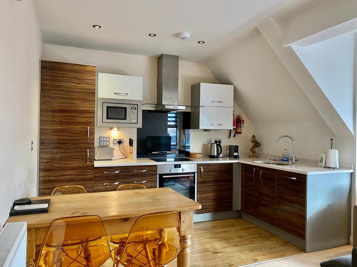 Churchill Two Bedroom Apartments With Free Parking And The Minster View يورك المظهر الخارجي الصورة