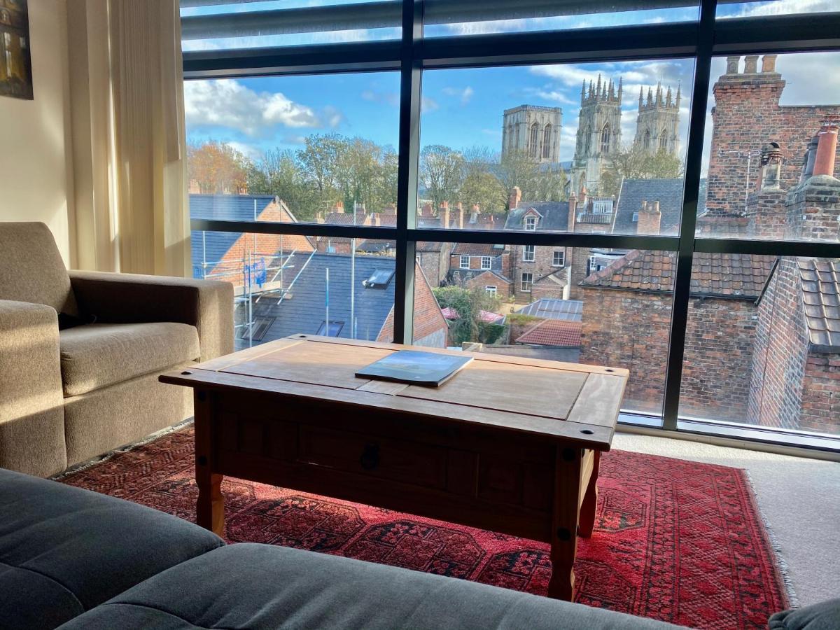 Churchill Two Bedroom Apartments With Free Parking And The Minster View يورك المظهر الخارجي الصورة