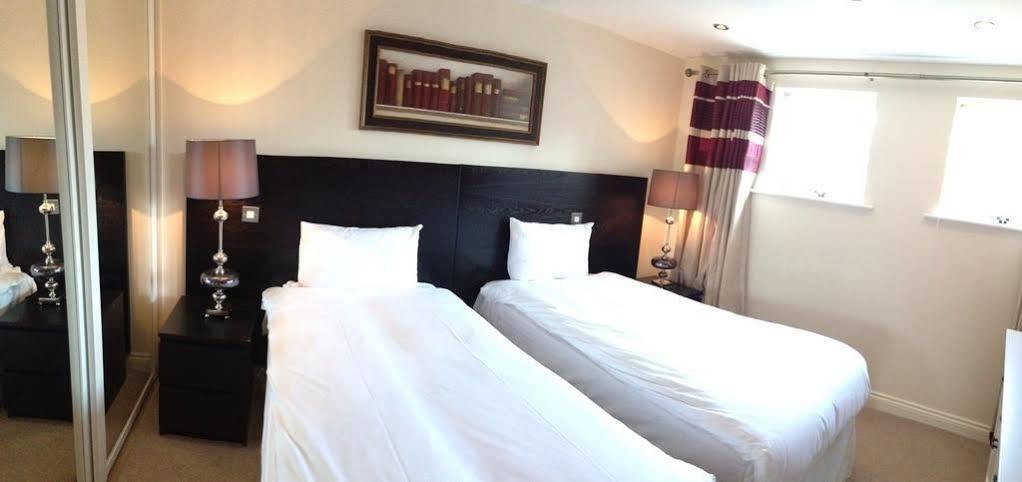 Churchill Two Bedroom Apartments With Free Parking And The Minster View يورك المظهر الخارجي الصورة
